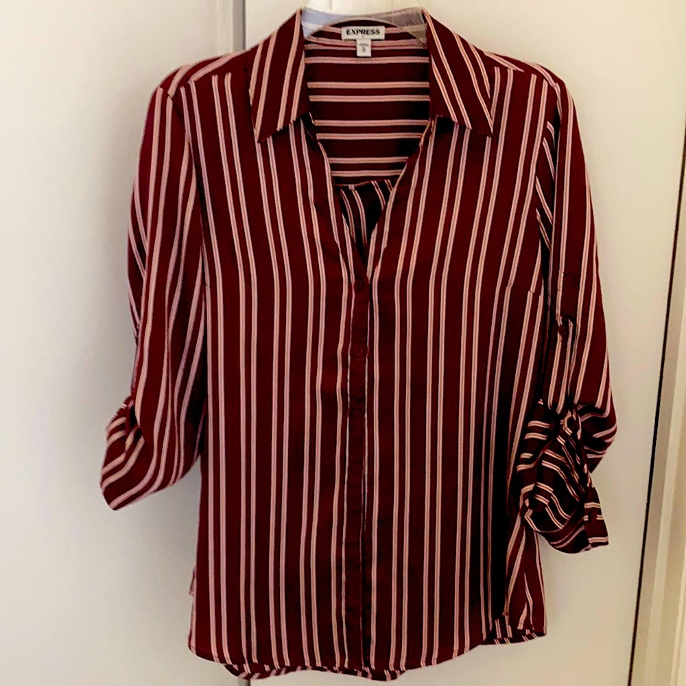 Express v-necked button down with 3/4 sleeve tab.
